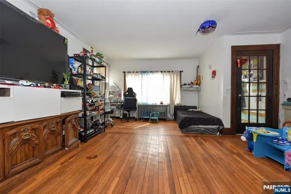 $580,000 | 423 North 8th Street, Fairview, NJ 07022