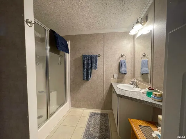 a view of a hallway with washer and dryer