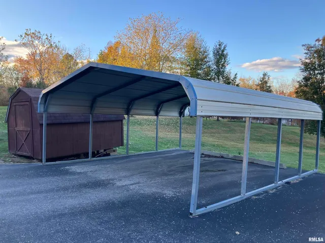 $147,000 | 557 Twin Oaks Drive, Cobden, IL 62920