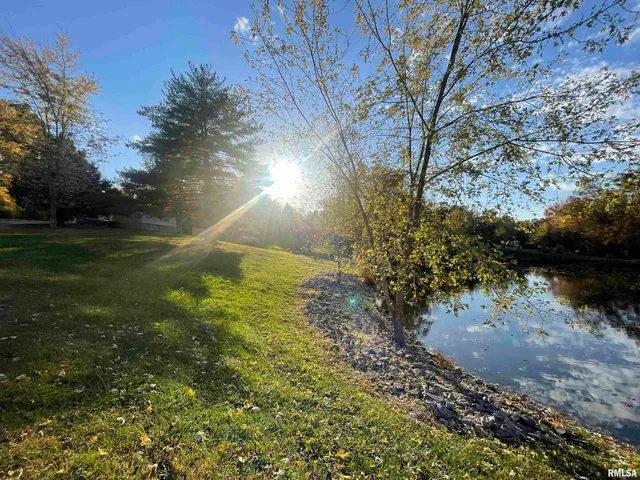 $147,000 | 557 Twin Oaks Drive, Cobden, IL 62920