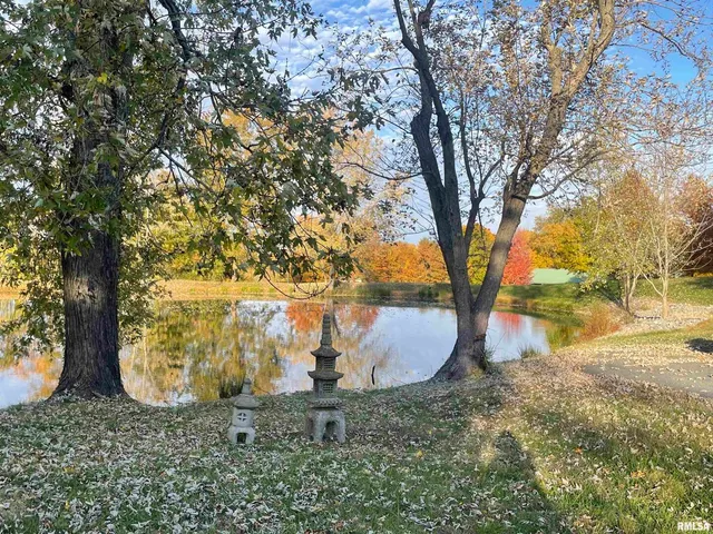 $147,000 | 557 Twin Oaks Drive, Cobden, IL 62920