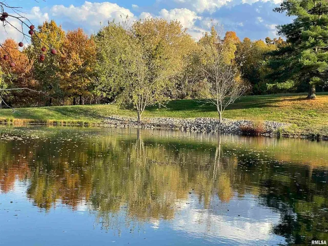 $147,000 | 557 Twin Oaks Drive, Cobden, IL 62920