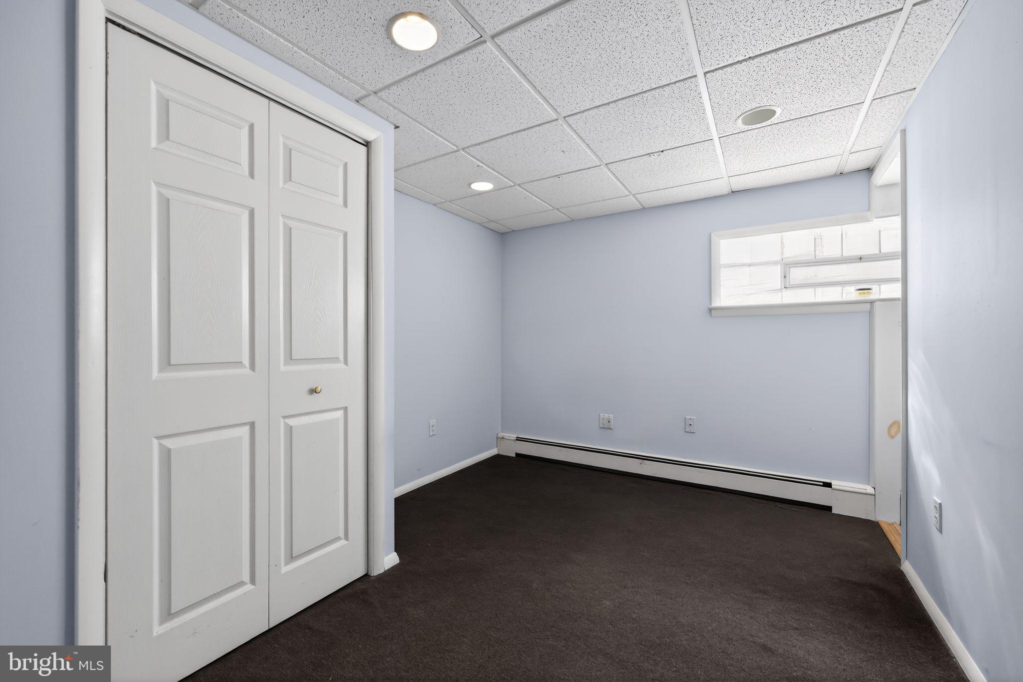 3206 Manor Road Huntingdon Valley, PA 19006 - Photo 28 of 37 an empty room with windows