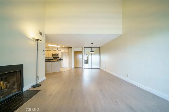 $2,900 | 4260 VÃa Arbolada, Unit 317, Los Angeles, CA 90042
