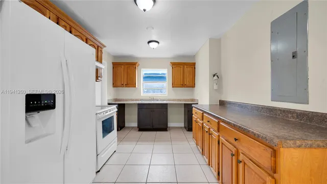 $3,900 | 5225 Mayo Street, Hollywood, FL 33021