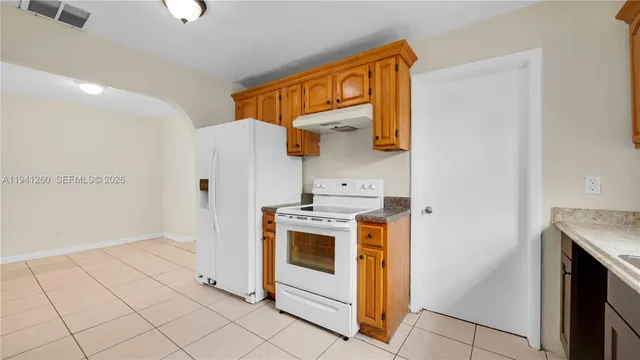 $3,900 | 5225 Mayo Street, Hollywood, FL 33021