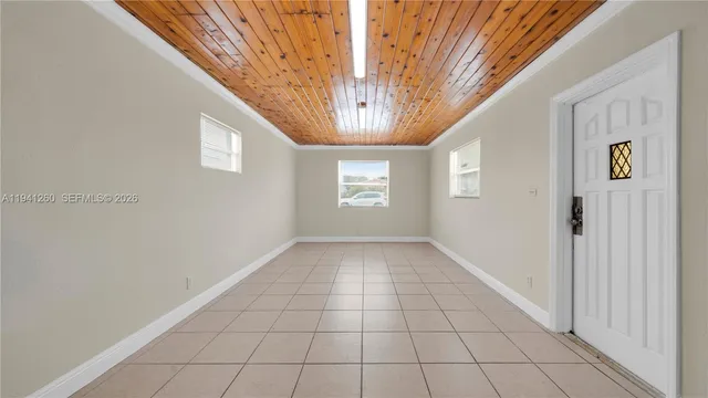 $3,900 | 5225 Mayo Street, Hollywood, FL 33021