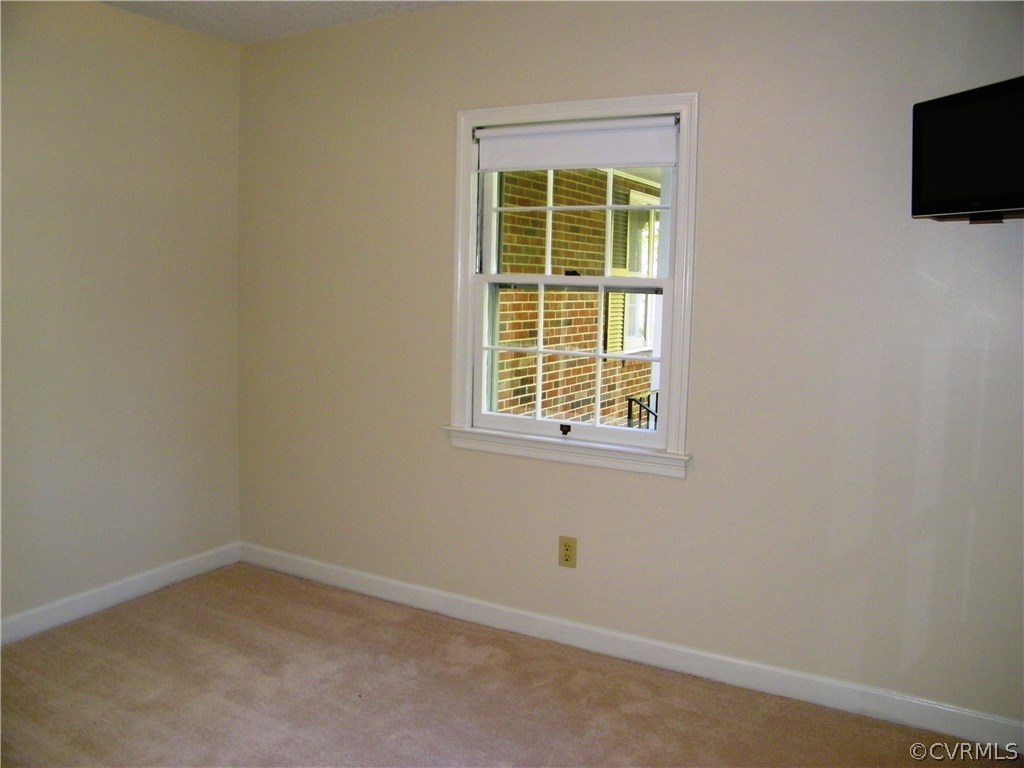 13401 Inge Road Chester, VA 23836 - Photo 16 of 24 an empty room with a window