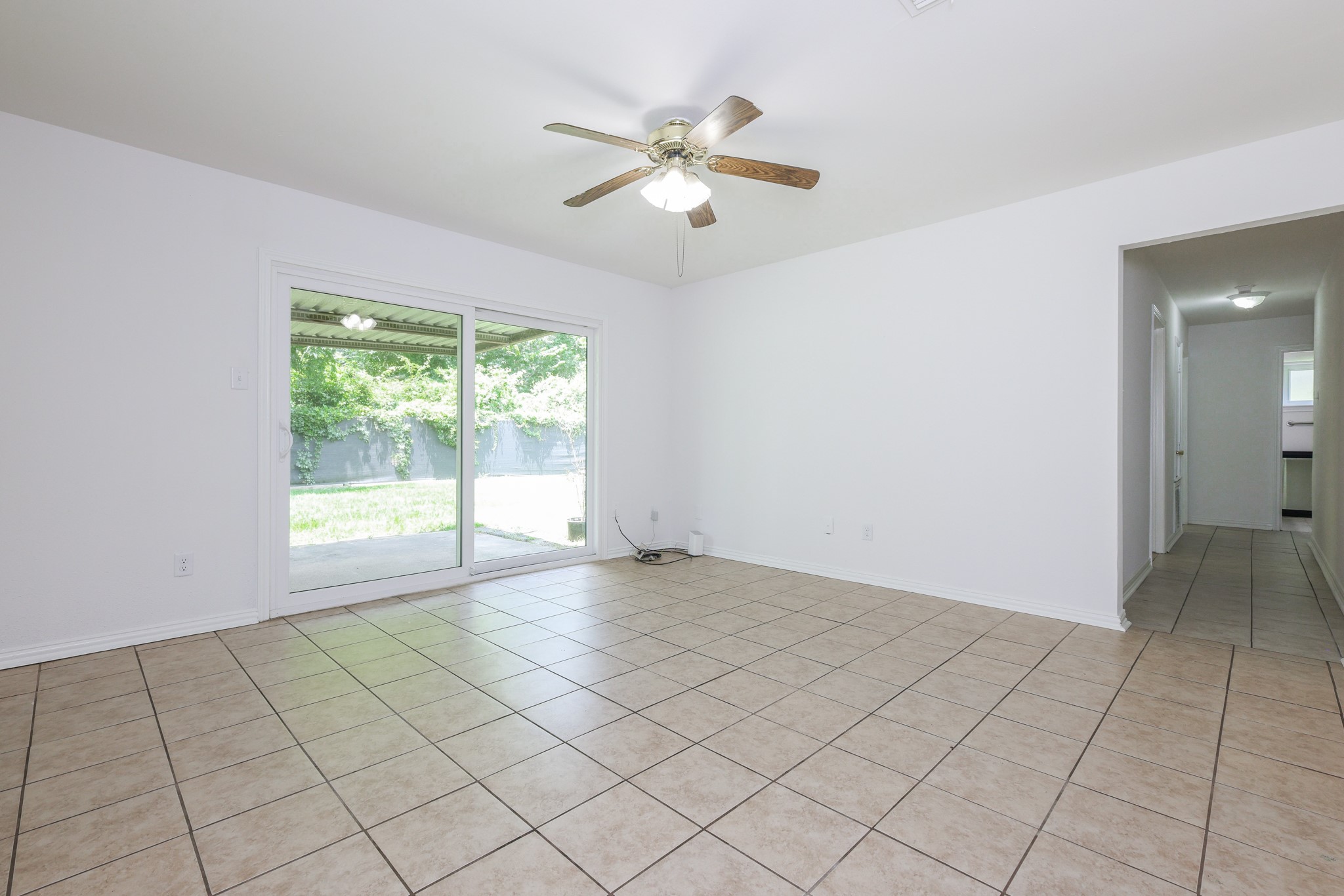 4823 Connorvale Road Houston, TX 77039 - Photo 9 of 26 Family room.