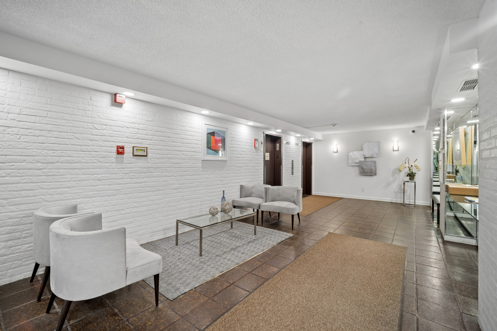 1671 Mission Hills Road, Unit 206 Northbrook, IL 60062 - Photo 2 of 17