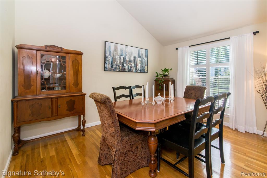 576 Ten Point Drive Rochester Hills, MI 48309 - Photo 17 of 51