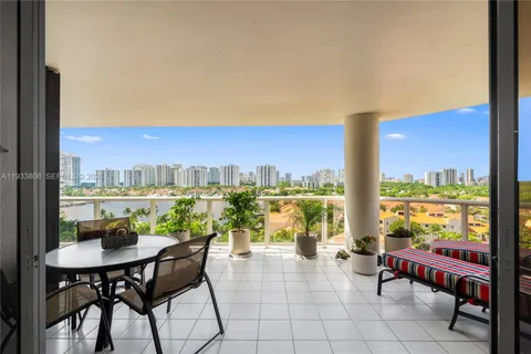 $649,000 | 3598 Yacht Club Drive, Unit 1003, Aventura, FL 33180