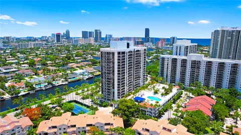 $699,000 | 3598 Yacht Club Drive, Unit 1003, Aventura, FL 33180