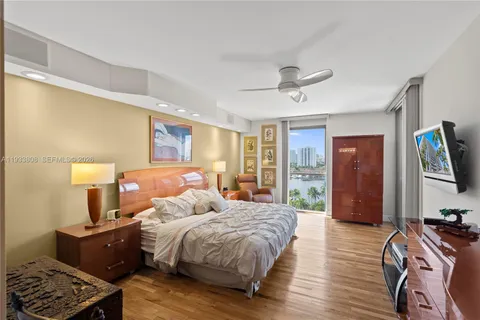 $649,000 | 3598 Yacht Club Drive, Unit 1003, Aventura, FL 33180