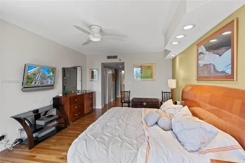 $649,000 | 3598 Yacht Club Drive, Unit 1003, Aventura, FL 33180