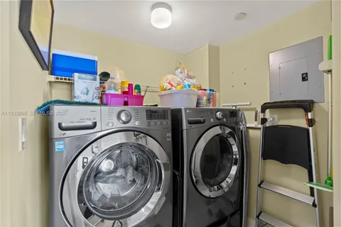 $699,000 | 3598 Yacht Club Drive, Unit 1003, Aventura, FL 33180