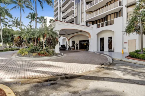 $649,000 | 3598 Yacht Club Drive, Unit 1003, Aventura, FL 33180