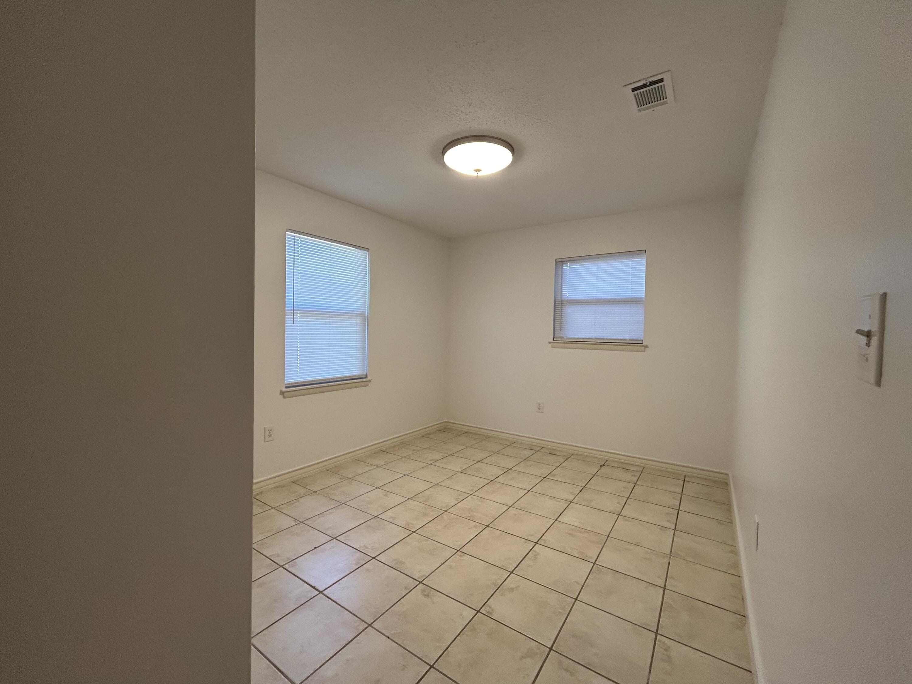 107 Lea Place Crestview, FL 32539 - Photo 12 of 18 107 lea bedrm