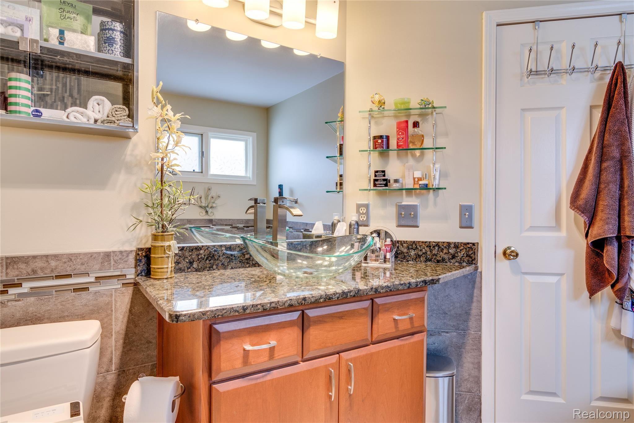 541 Lexington Drive Rochester, MI 48307 - Photo 32 of 58 541 Lexington-1-31.jpg