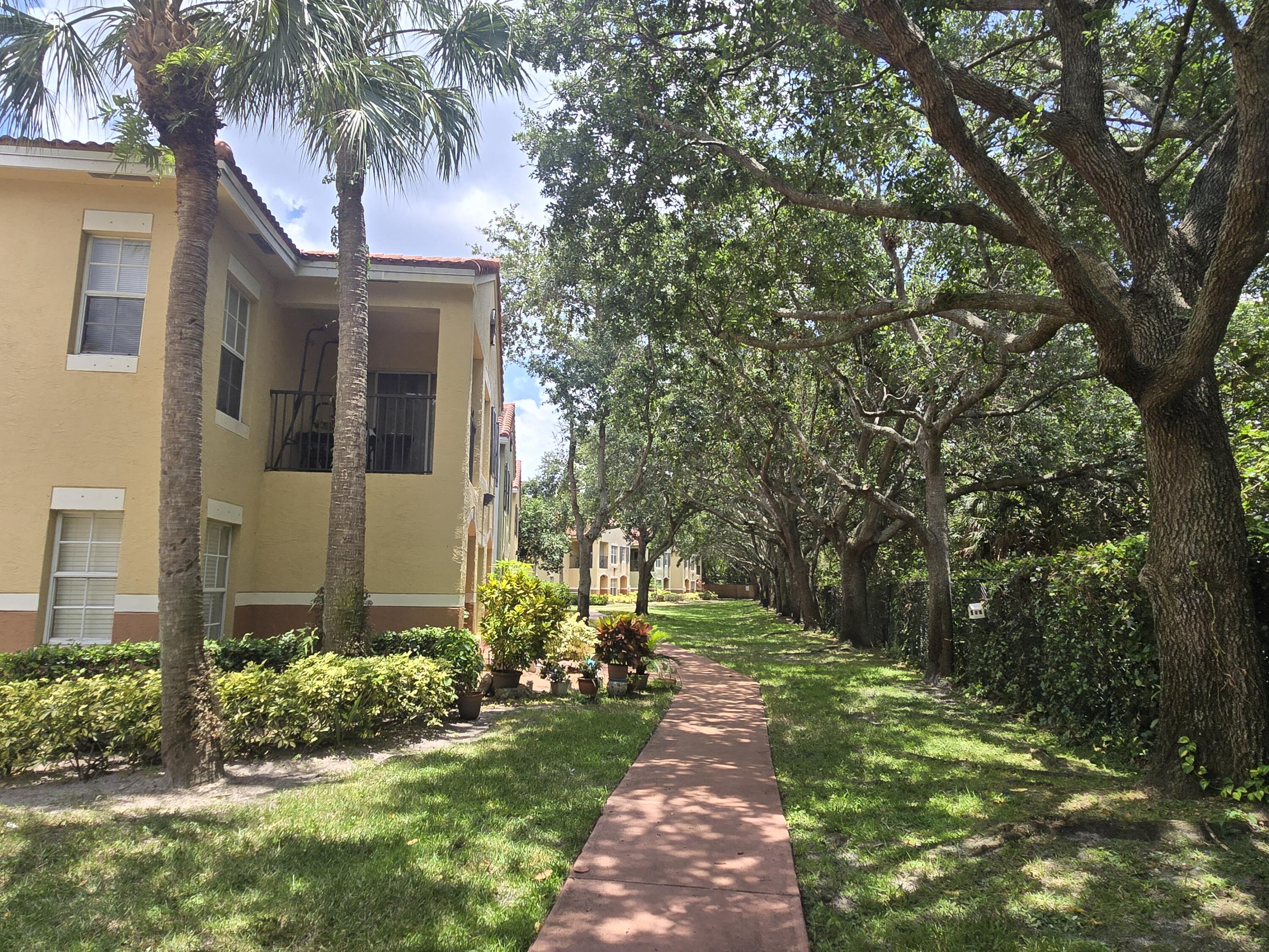 10306 Fox Trail Road South, Unit 912 West Palm Beach, FL 33411 - Photo 1 of 18 1000400086