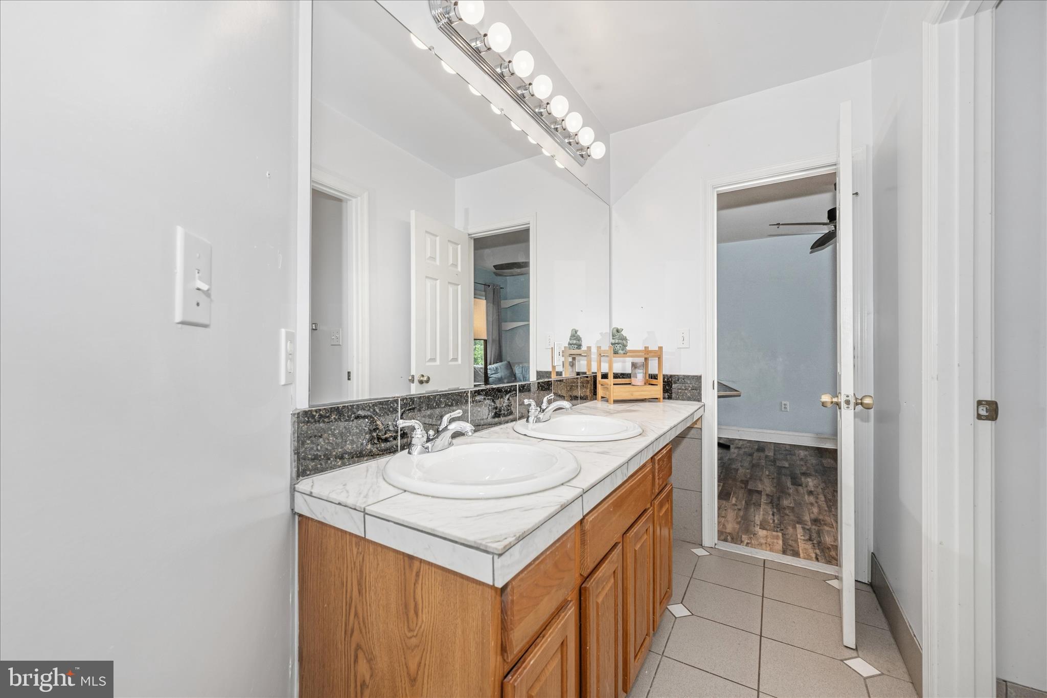 18400 New Cut Road Mount Airy, MD 21771 - Photo 46 of 86 Jack & Jill Bath