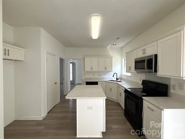 $1,900 | 1207 Joannas Court, Charlotte, NC 28214