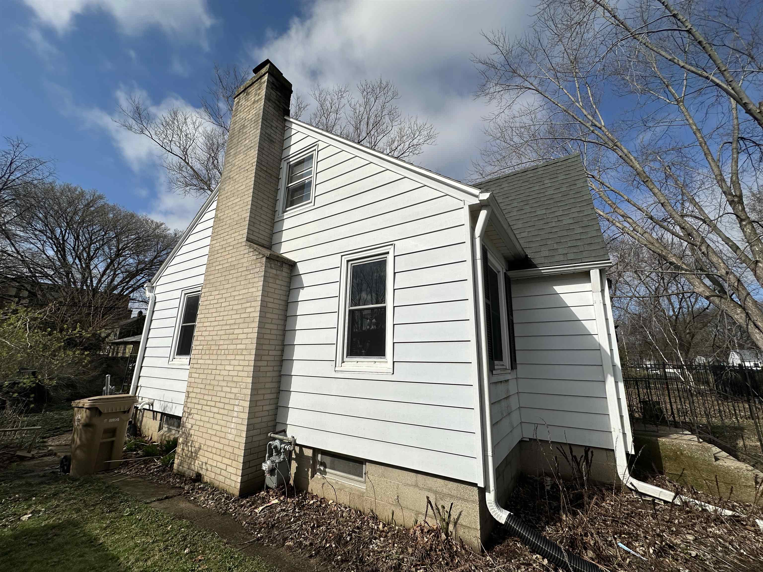 2811 Hoard Street Madison, WI 53704 - Photo 4 of 24