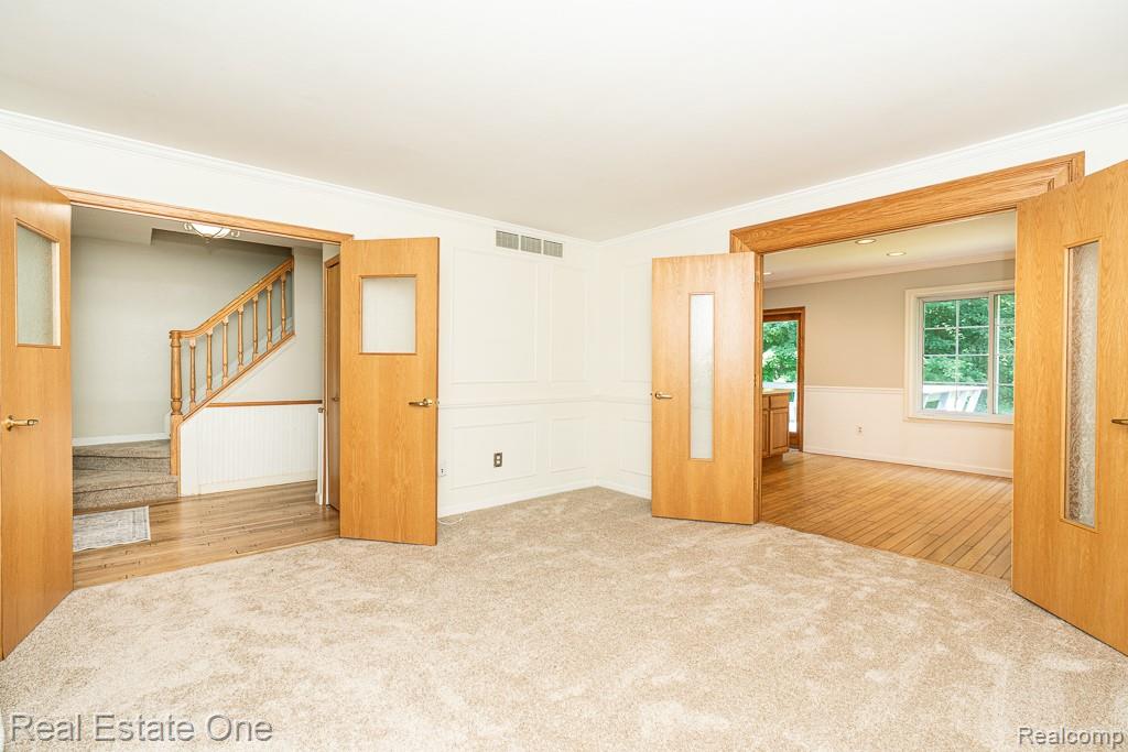 1377 Barneswood Lane Rochester, MI 48306 - Photo 9 of 39 1377 Barneswood_MLS-018.jpg