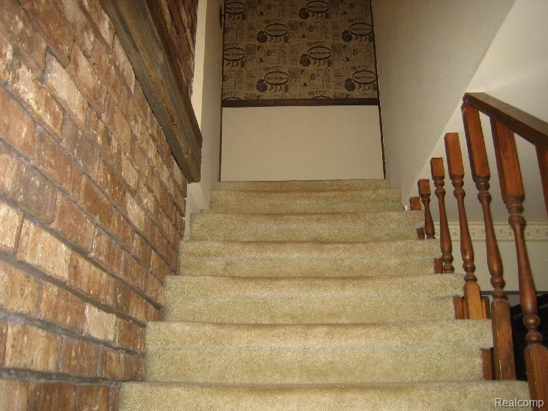 4280 Diehl Road Metamora, MI 48455 - Photo 11 of 23 Stairway.JPG