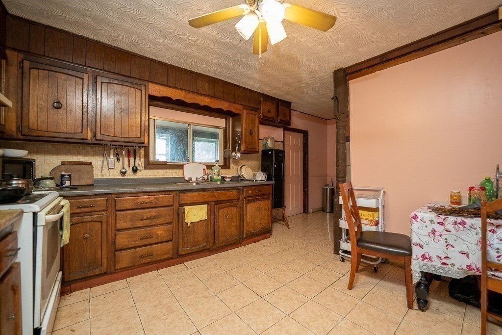 48-50 Lester Street Springfield, MA 01108 - Photo 23 of 41