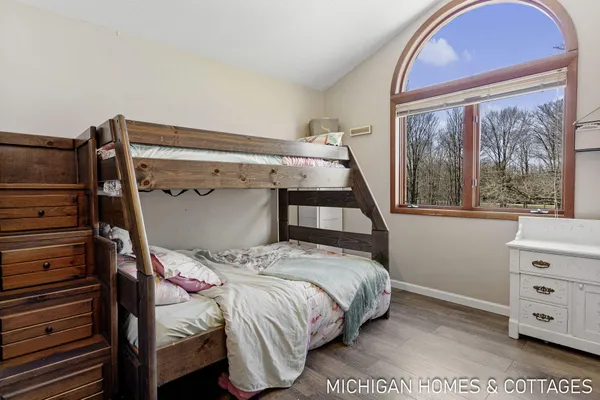 $1,250,000 | 1661 68th Street, Fennville, MI 49408