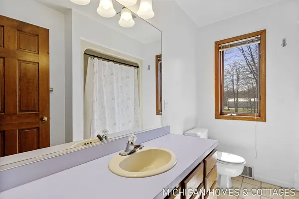 $1,250,000 | 1661 68th Street, Fennville, MI 49408