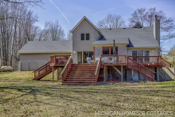 $1,250,000 | 1661 68th Street, Fennville, MI 49408