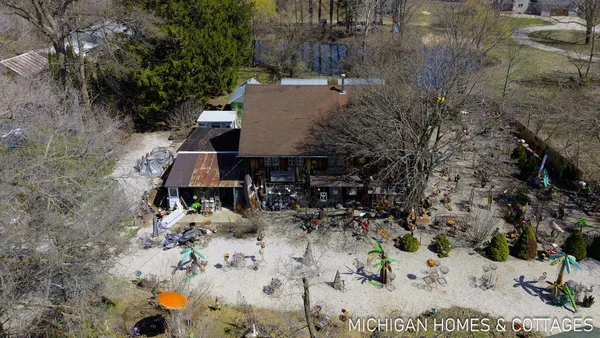$1,250,000 | 1661 68th Street, Fennville, MI 49408