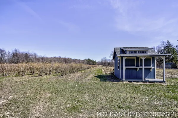 $1,250,000 | 1661 68th Street, Fennville, MI 49408