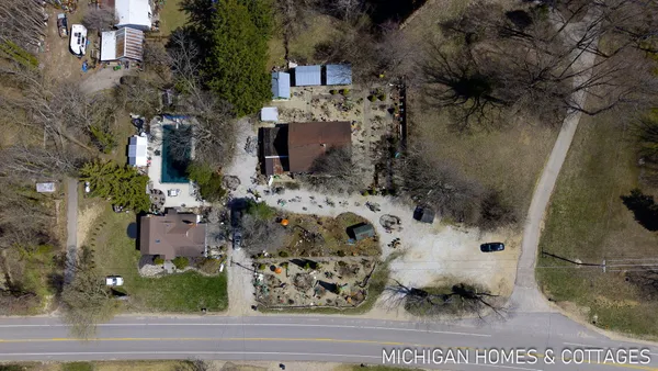 $1,250,000 | 1661 68th Street, Fennville, MI 49408