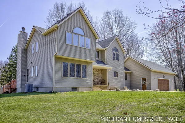 $1,250,000 | 1661 68th Street, Fennville, MI 49408
