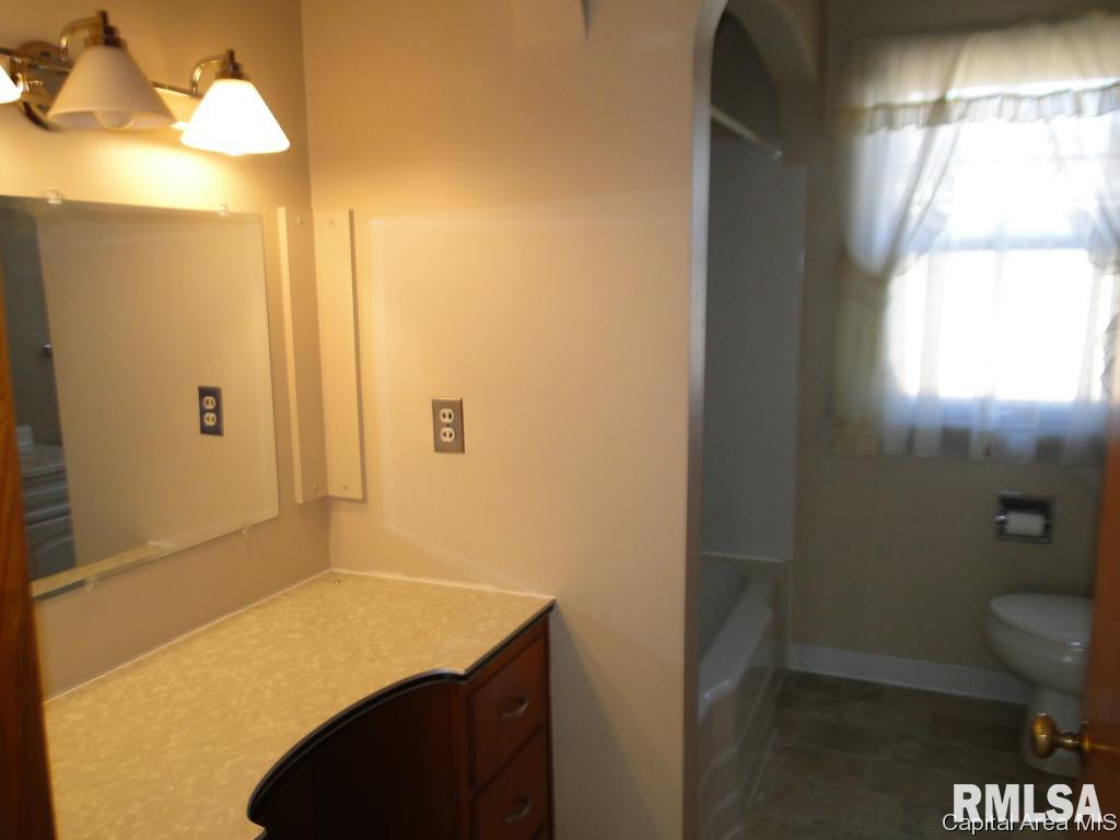 2101 North 19th Street Springfield, IL 62702 - Photo 11 of 17