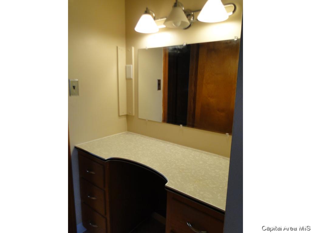 2101 North 19th Street Springfield, IL 62702 - Photo 12 of 17