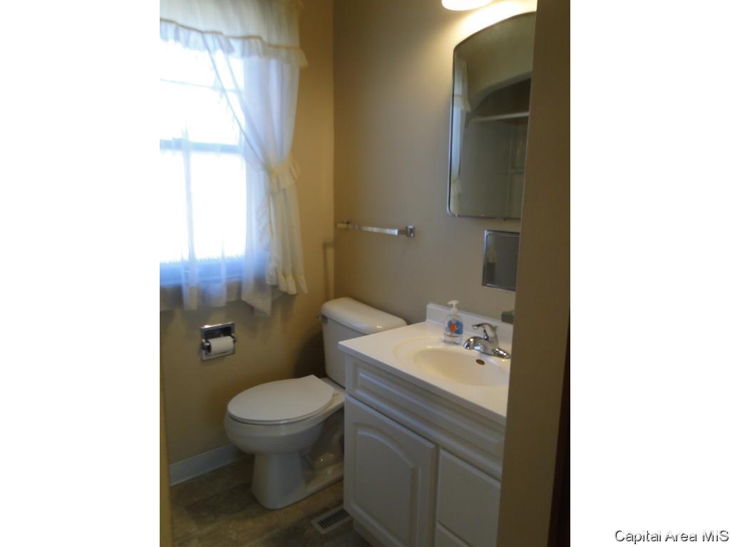 2101 North 19th Street Springfield, IL 62702 - Photo 13 of 17