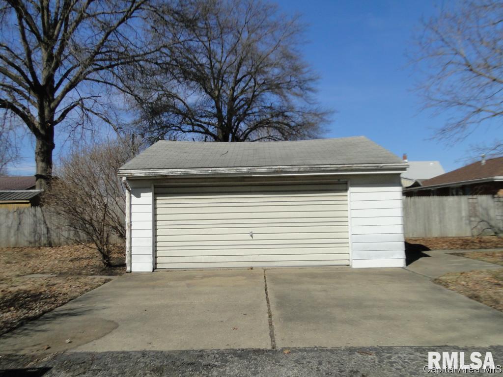 2101 North 19th Street Springfield, IL 62702 - Photo 16 of 17