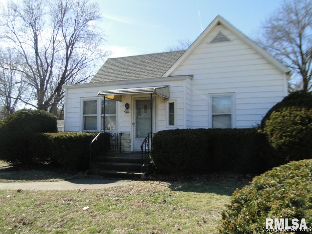 2101 North 19th Street Springfield, IL 62702 - Photo 2 of 17