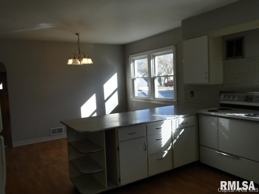 2101 North 19th Street Springfield, IL 62702 - Photo 4 of 17
