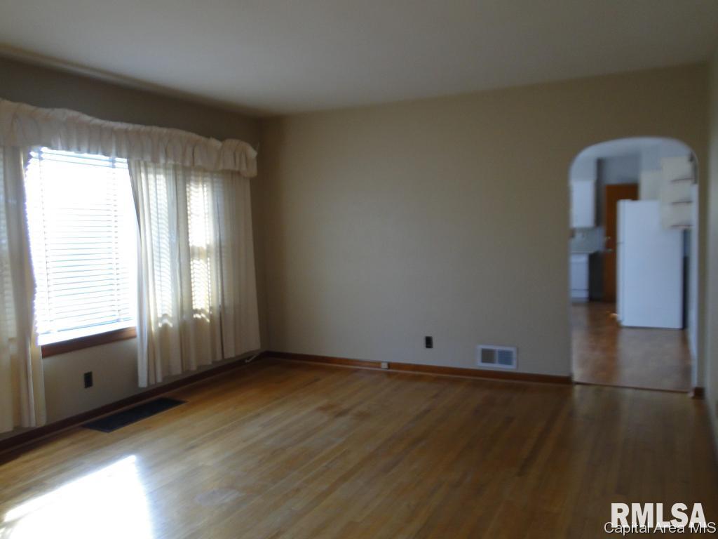 2101 North 19th Street Springfield, IL 62702 - Photo 8 of 17
