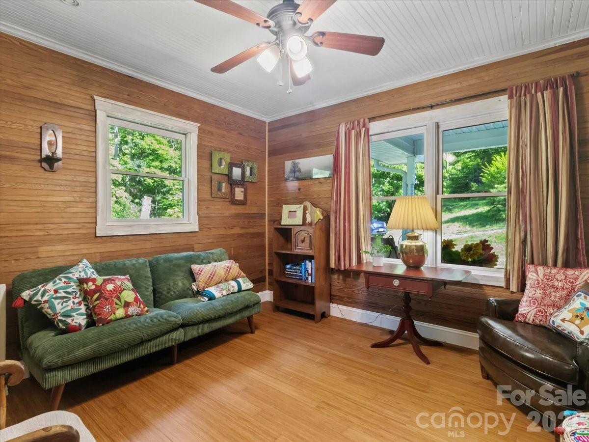 9130 Double Island Road Green Mountain, NC 28740 - Photo 23 of 40