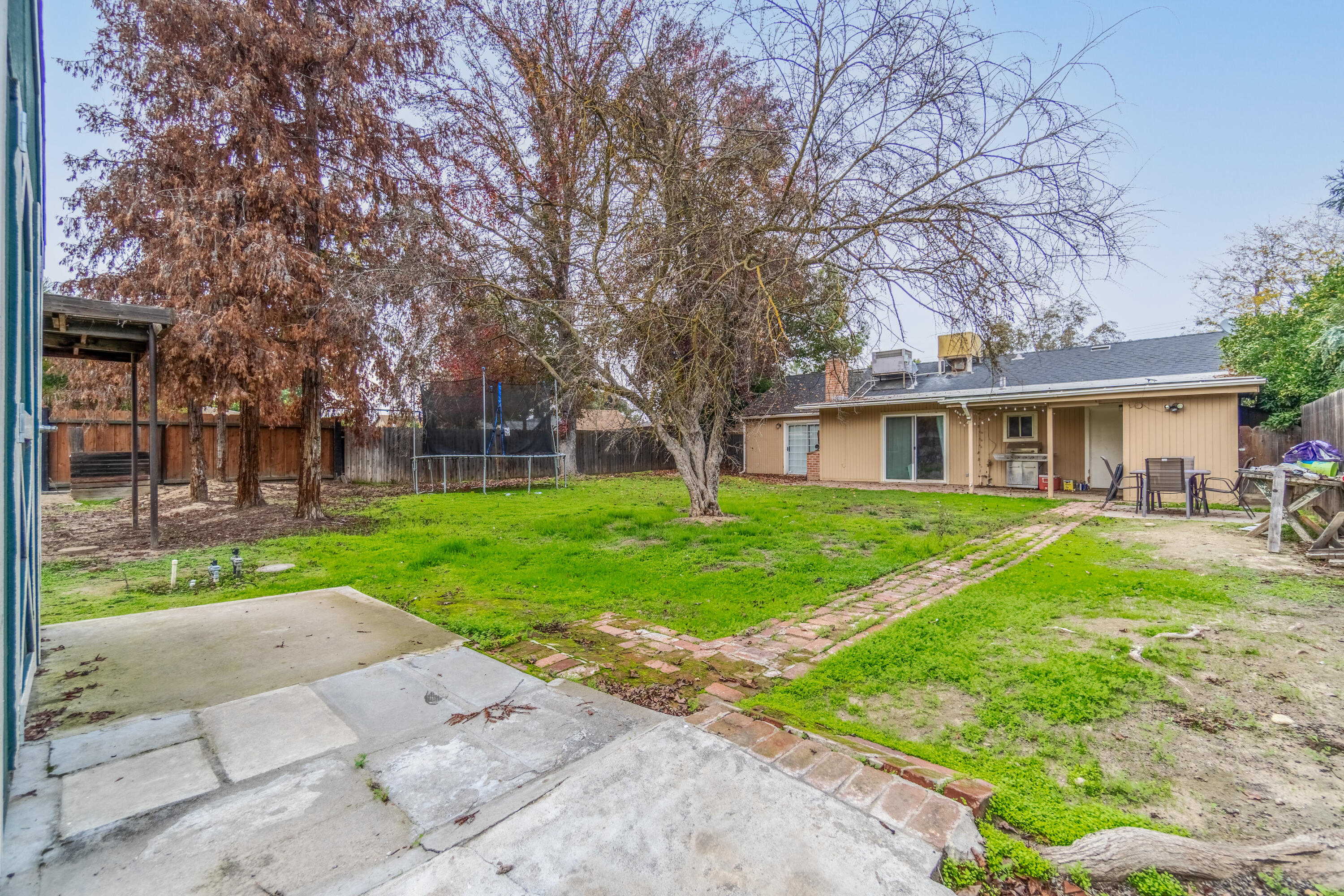 327 West Olson Avenue Reedley, CA 93654 - Photo 28 of 35 W Olson Ave. Reedley-14