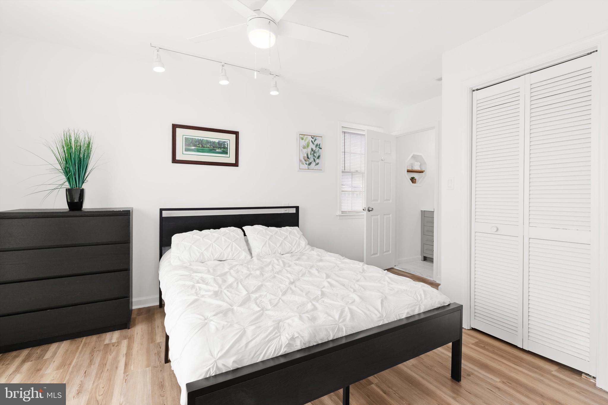 10429 Brighton Road Ocean City, MD 21842 - Photo 21 of 64 Primary bedroom with an en-suite