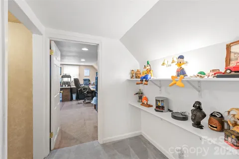 a view of a storage & utility room