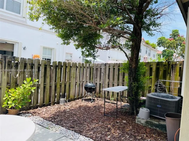 $3,300 | 8048 Northwest 108th Court, Doral, FL 33178