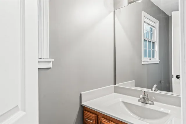 $440,000 | 715 Country Club Drive, Newton, KS 67114